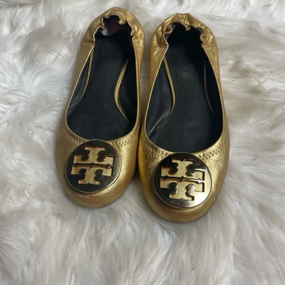 Tory Burch leather Gold slip on  flats round toe gold tone logo accent SZ9M